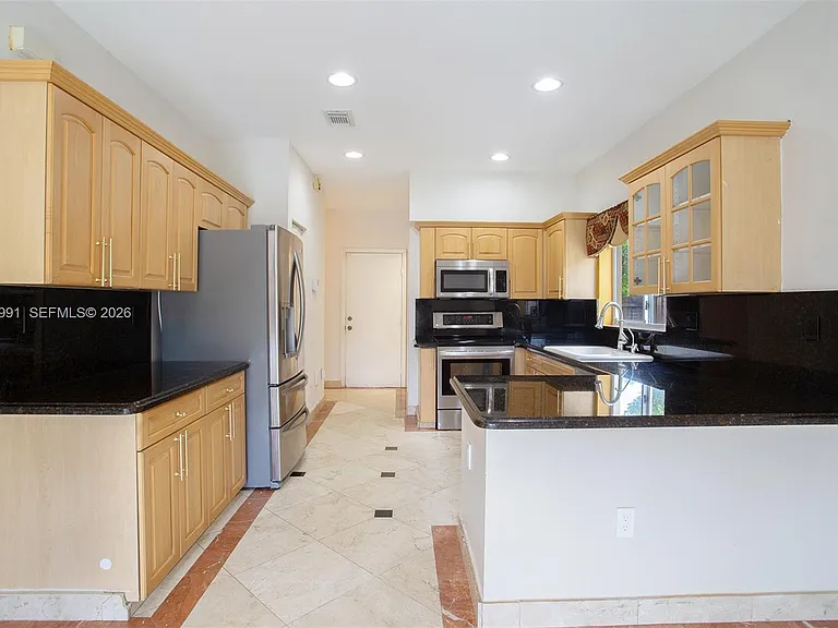 2657 SW 145th Ave — Photo 8