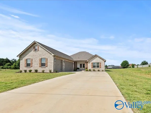 23819 Justin Brent Cir, Elkmont, AL 35620