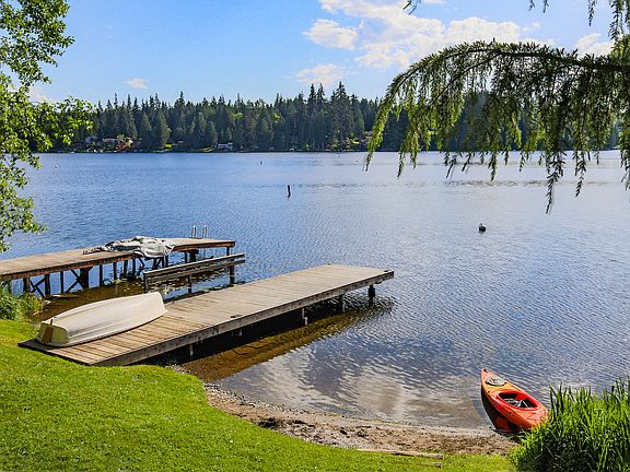Your own sandy beach! 