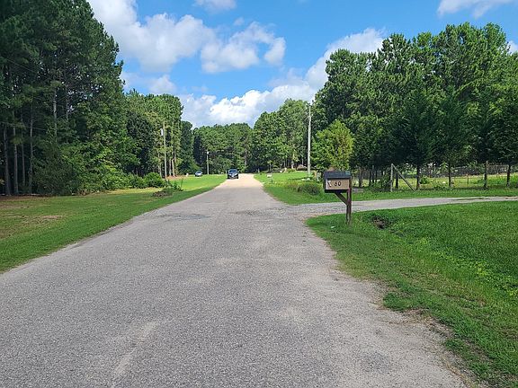 4th image of 75 Emily Ln