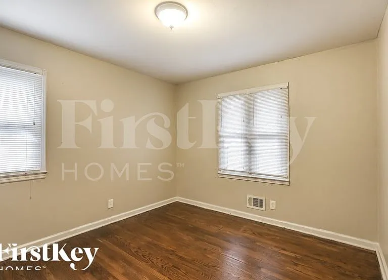 5915 Harvard Ave — Photo 11
