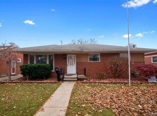 1731 Grange Rd, Trenton, MI 48183