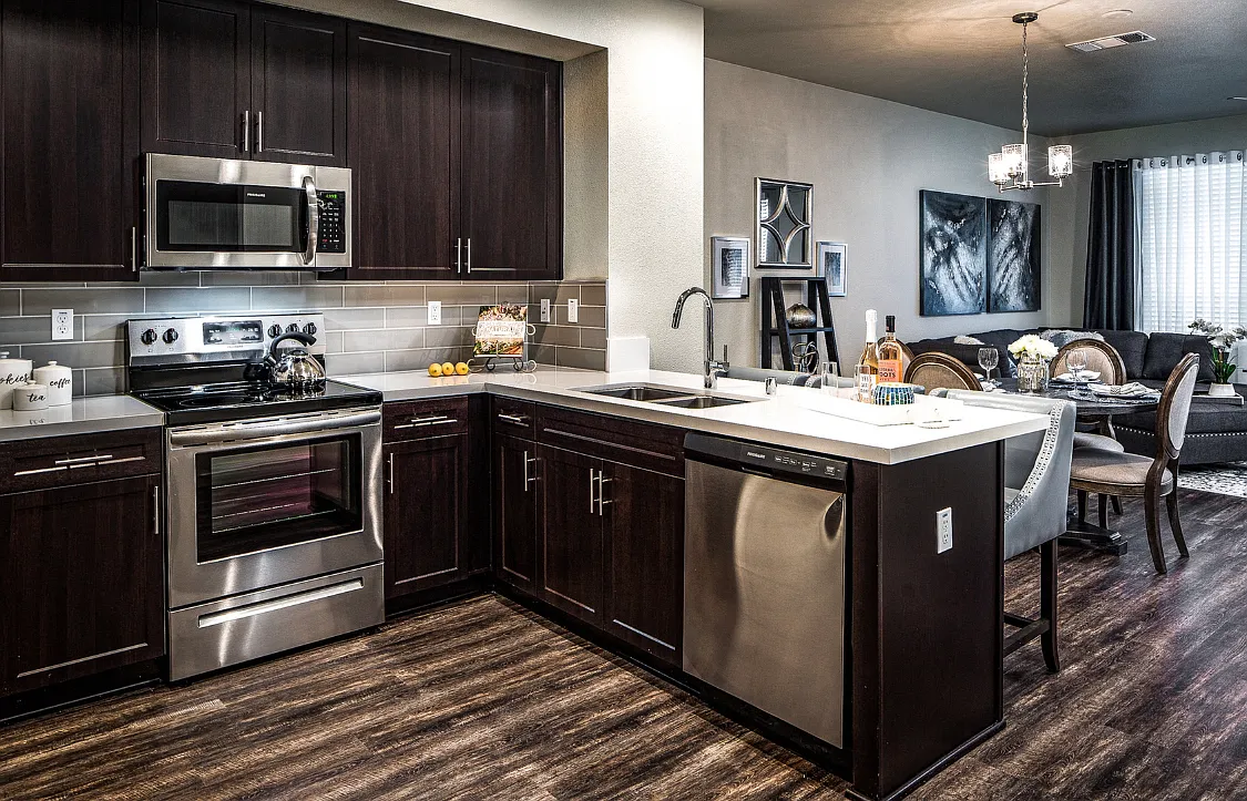 Campus Oaks Apartments — Photo 4