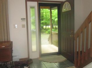 617 Thunder Rd, Stroudsburg, PA 18360