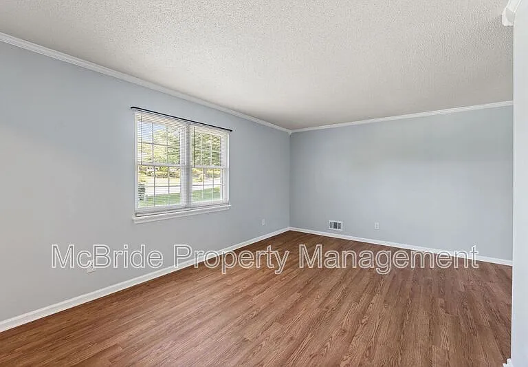 293 Twin Pines Dr — Photo 5