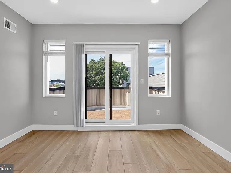 1843 E Hazzard St #2 — Photo 27