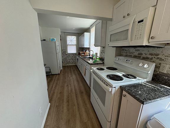 3rd image of 801 Catherine St