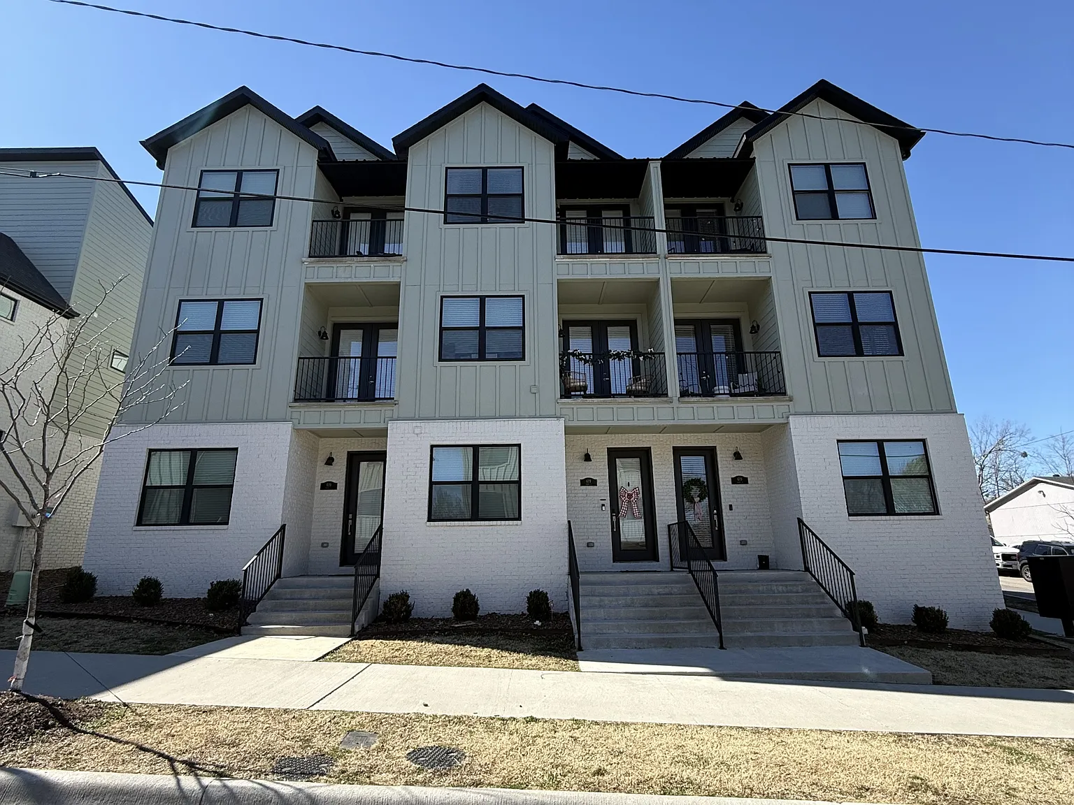 619 North Whitham Avenue - 1 — Photo 4