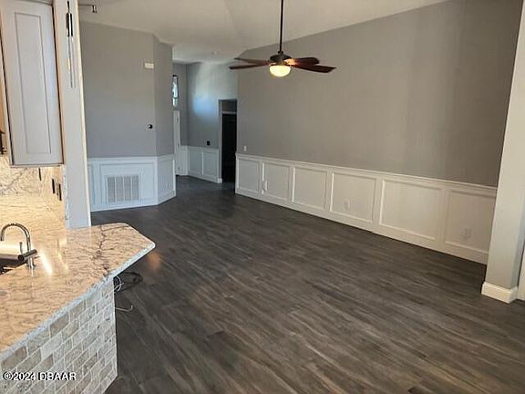 2nd image of 6789 Calistoga Cir