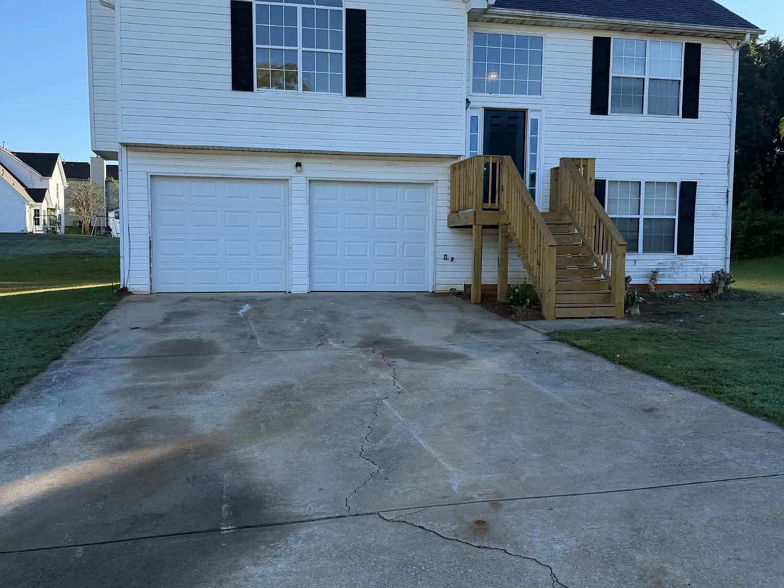 3 bed, $2,000 — Photo 1
