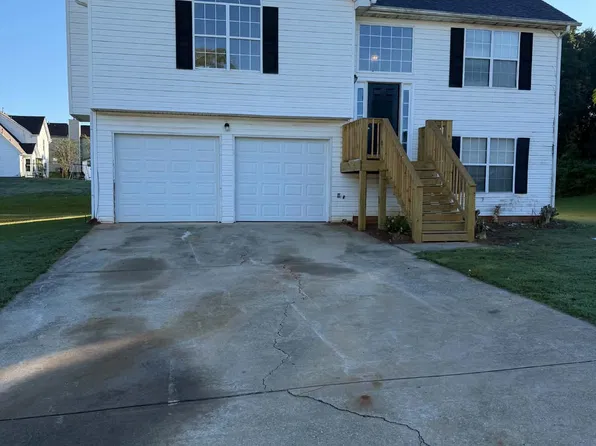 1083 Bateman Dr, Social Circle, GA 30025