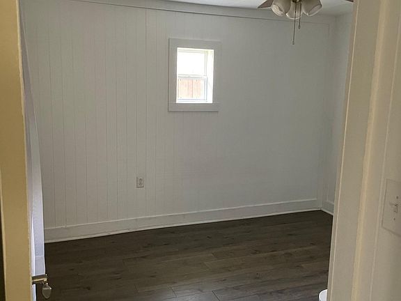 4th image of 822 Montrose St