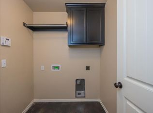 905 SW 15th St, Moore, OK 73160