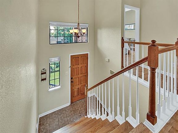 2nd image of 1308 Jasmine Dr
