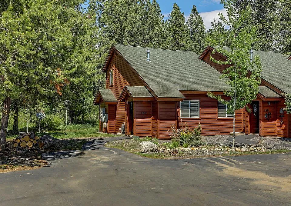 137 E Stibnite Ave