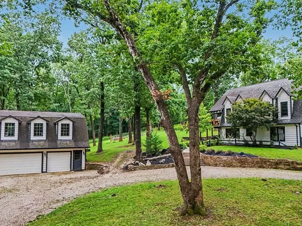 18322 Shiloh Woods Ct, Chesterfield, MO 63005