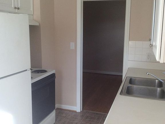 2nd image of 4625 Pawling St NW