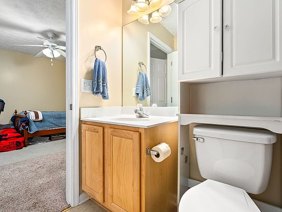 3rd image of 1385 S Donahue Dr APT 5102