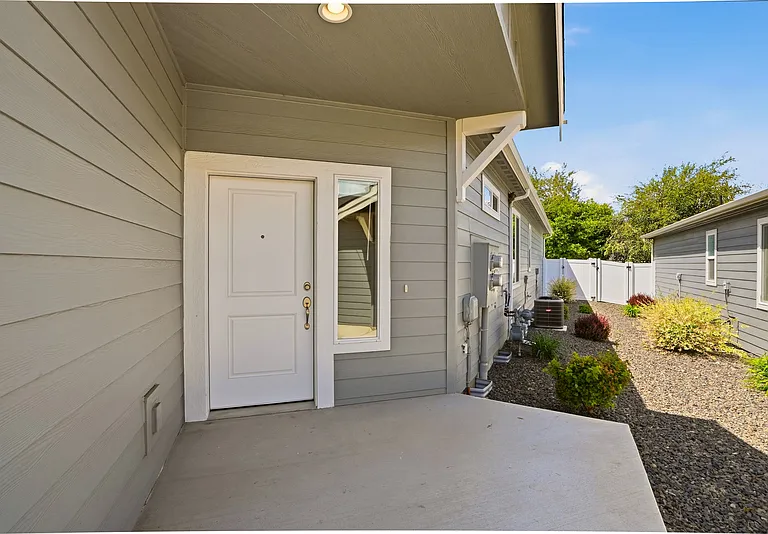 1231 N Tschirley St #1 — Photo 2