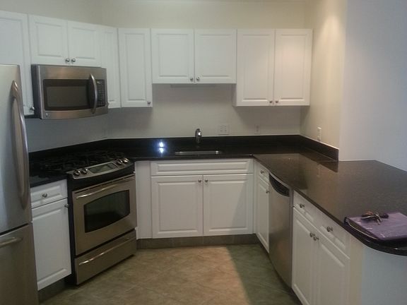 3rd image of 614 Pond St #1