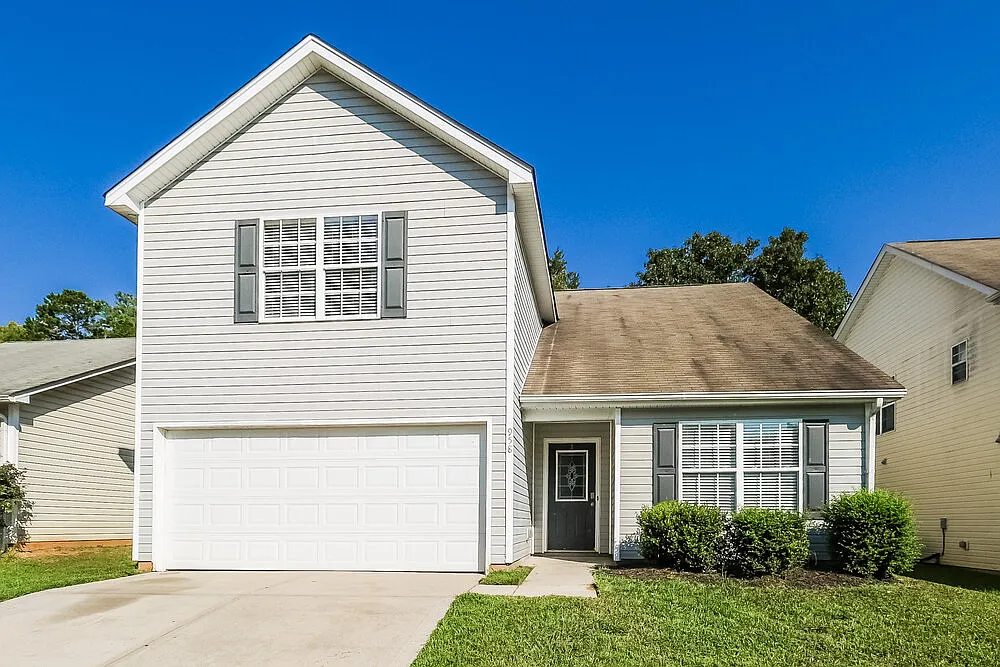 4 bed, 2.0 bath, 1918 sqft, $2,090 — Photo 1