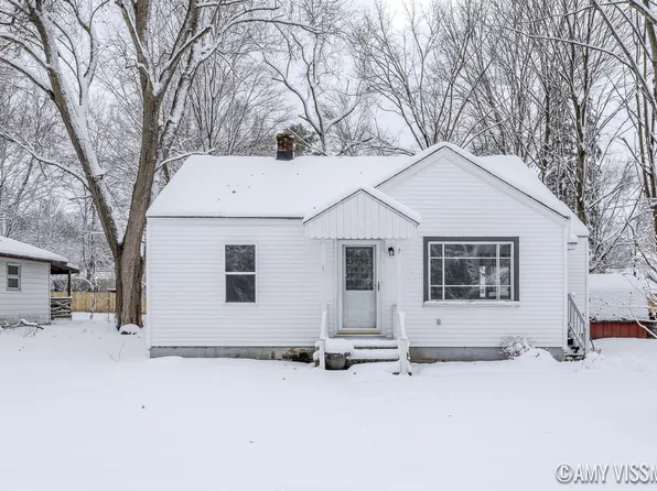 412 E Berrien St, Paw Paw, MI 49079