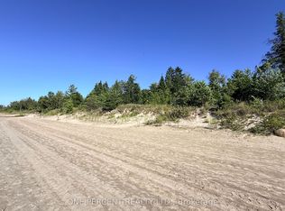 1554 Shore Ln, Wasaga Beach, ON L9Z1W3