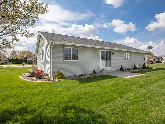 3rd image of 1705 Longwood Ct