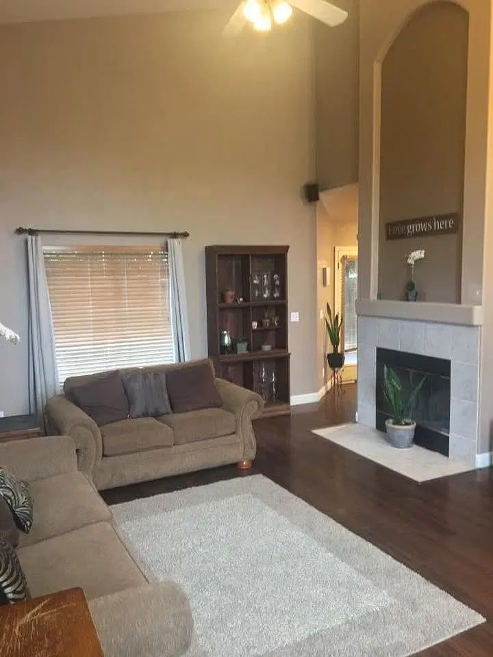 3 bed, 2.5 bath, 1801 sqft, $3,400 — Photo 2