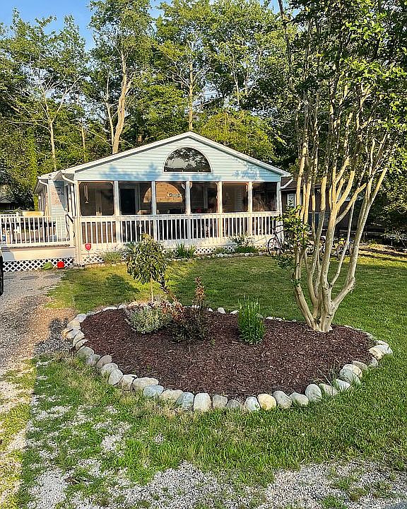 2nd image of 502 Candlelight Ln