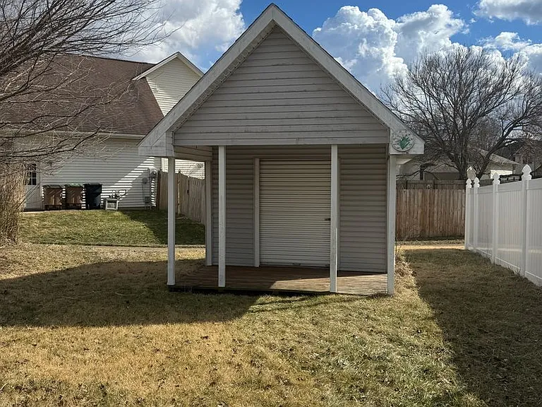 2047 Parkside Dr — Photo 41