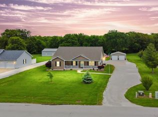 1239 Witt Mill Rd, Jerseyville, IL 62052