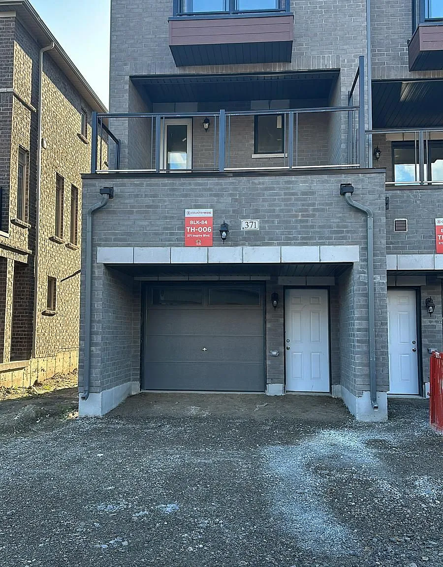 3 bed, $2,900 — Photo 2