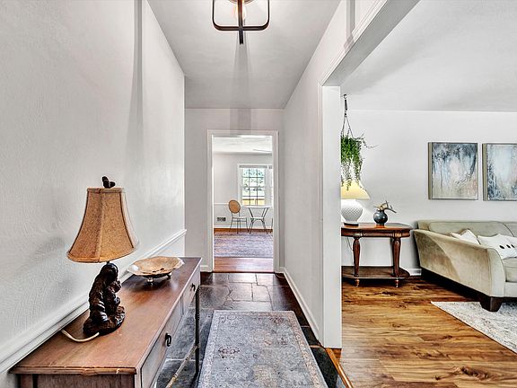 5th image of 531 W Carrollton Ave