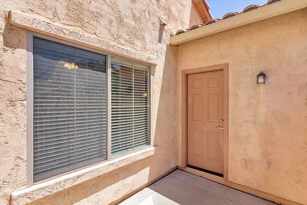 3659 W Thalia Ct — Photo 25