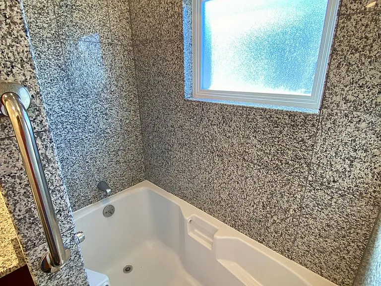 1052 Clark Ave — Photo 18