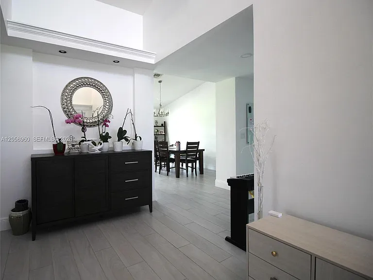 6486 Woodbury Rd — Photo 3