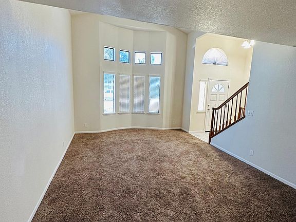 3rd image of 1221 Manzanita Dr