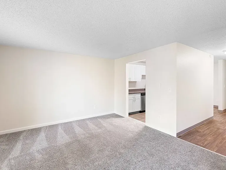 Meridian West Apartments — Photo 7