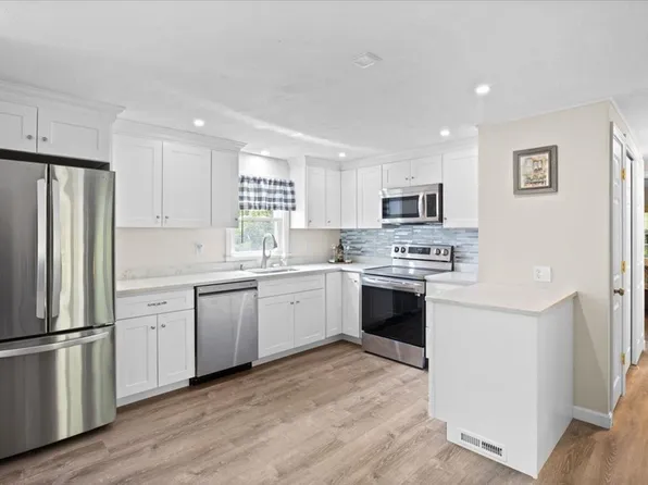 20 Five South Meadow Vlg, Carver, MA 02330