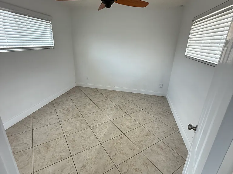 3222 W Nicolet St — Photo 12