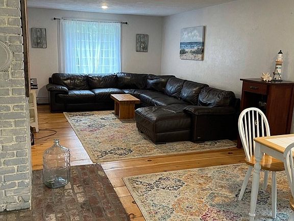 3rd image of 12 Cardinal Road