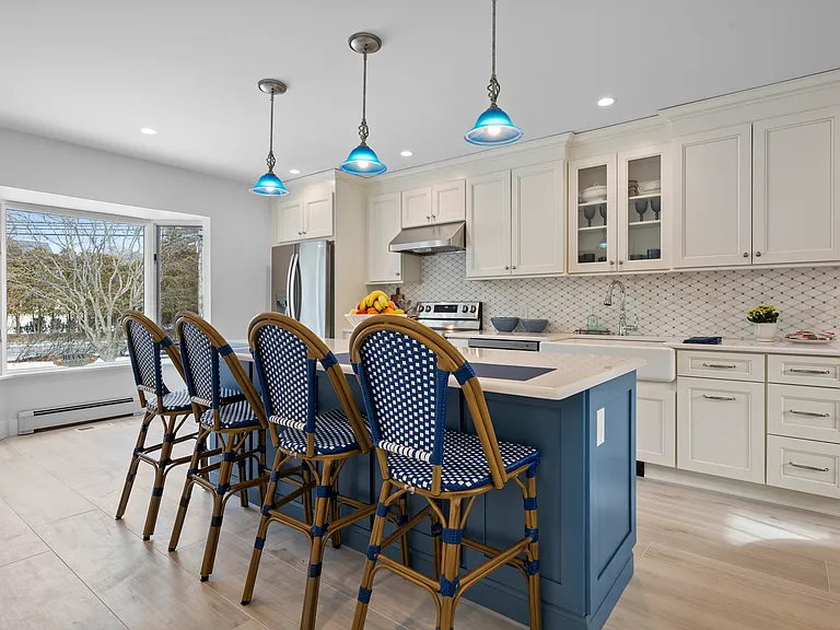 74 Montauk Hwy — Photo 6
