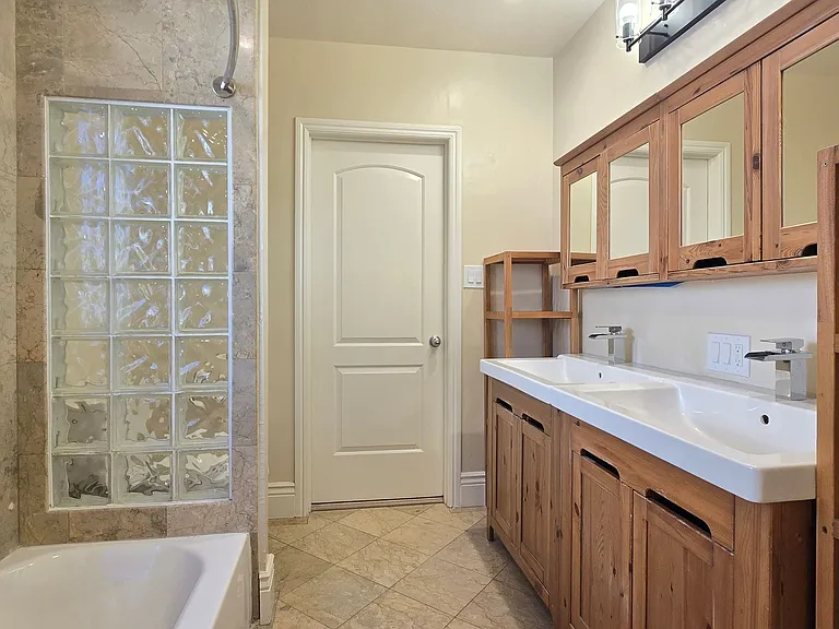 450 S Shoreline Blvd — Photo 6
