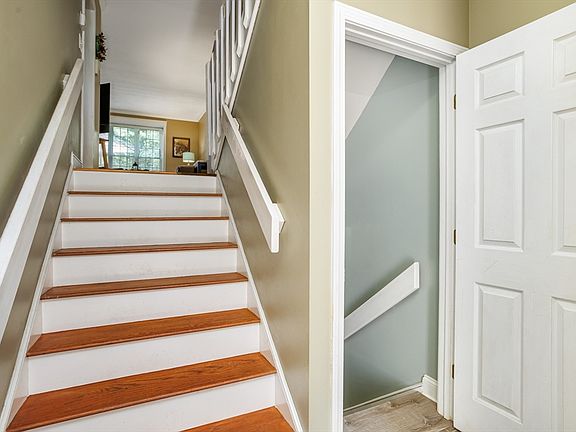 2nd image of 909 Ridgefield Cir #909C