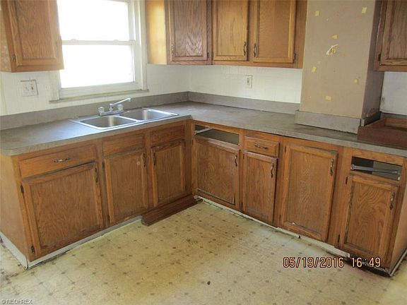 4th image of 10527 Elgin Ave