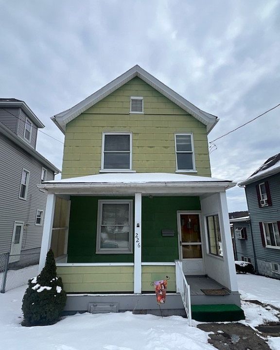1st image of 226 S 4th St