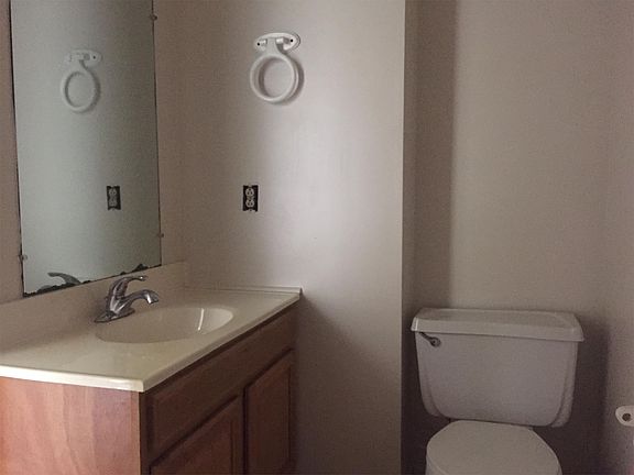 5th image of 146 Darlene Dr APT D