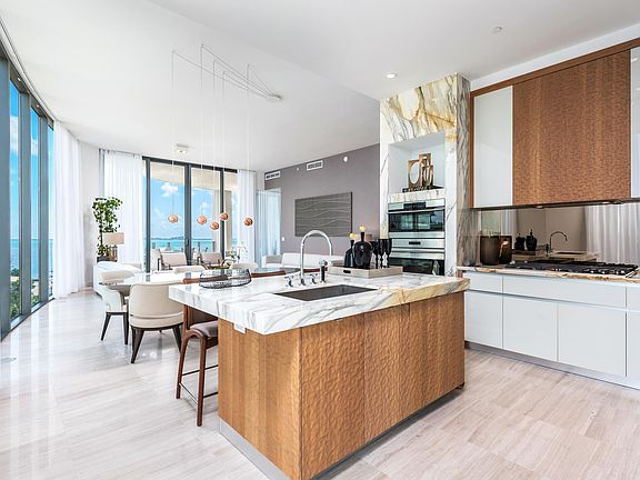 4th image of 2821 S Bayshore Dr Unit 14D