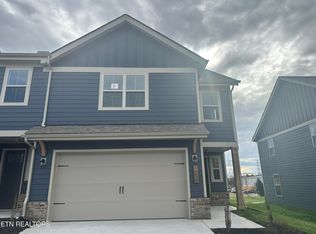 1210 Mountain Quail Cir, Maryville, TN 37801